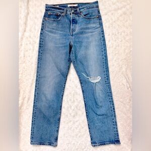 LEVIS Premium WEDGIE STRAIGHT Distressed Knee Jean